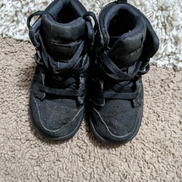 Kids Shoes - Picture 9 of 9